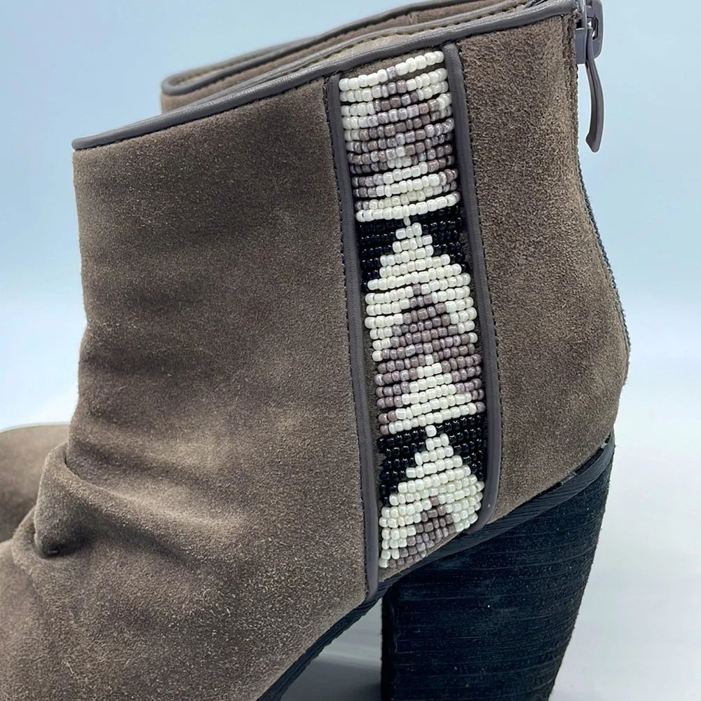 Sbicca Vintage Style Beaded angle suede 6.5