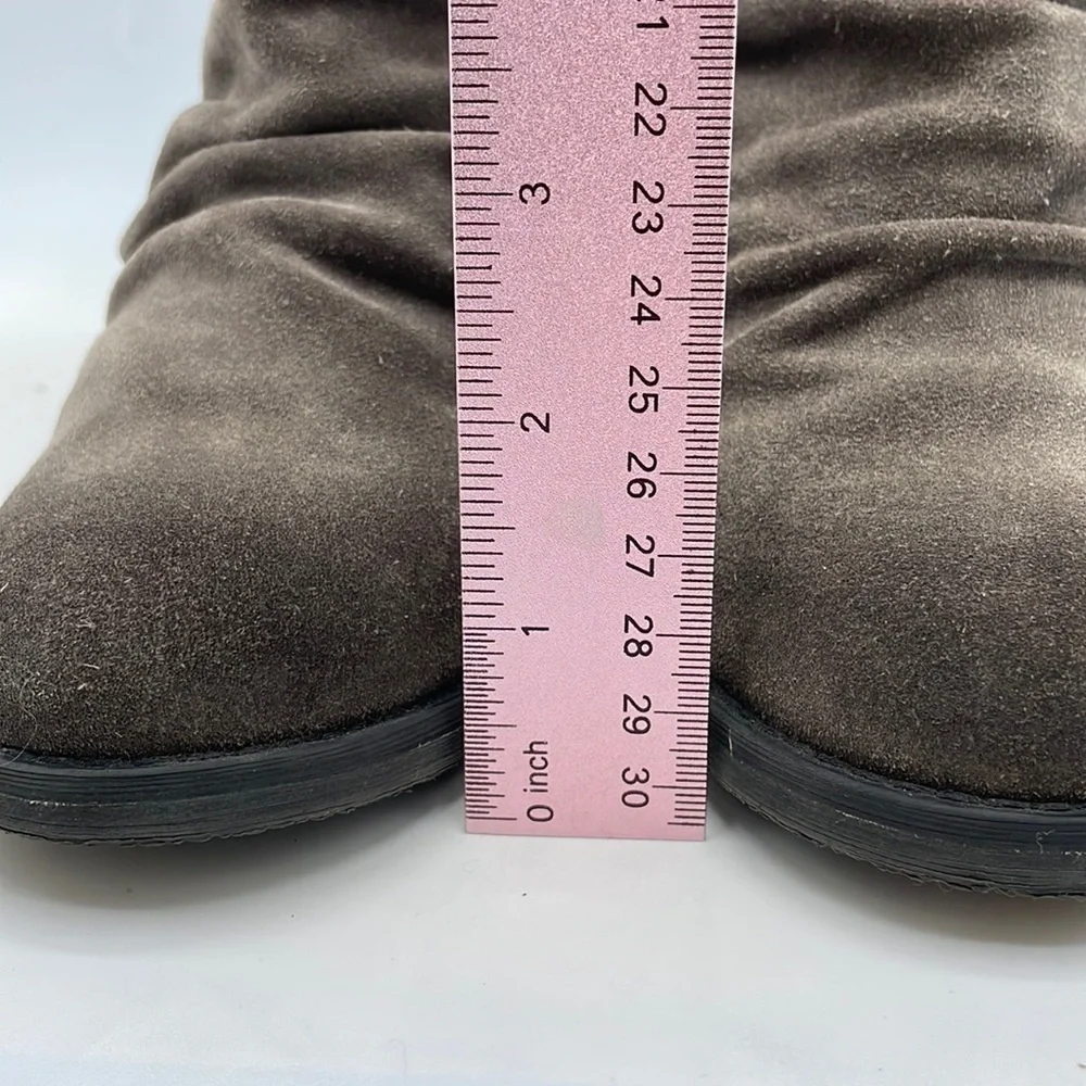 Sbicca Vintage Style Beaded angle suede 6.5