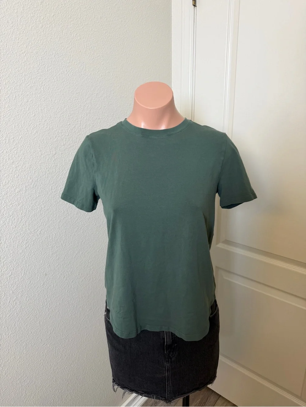 Lululemon Classic Athletic Crewneck T‑Shirt in Forest Green Sz 8