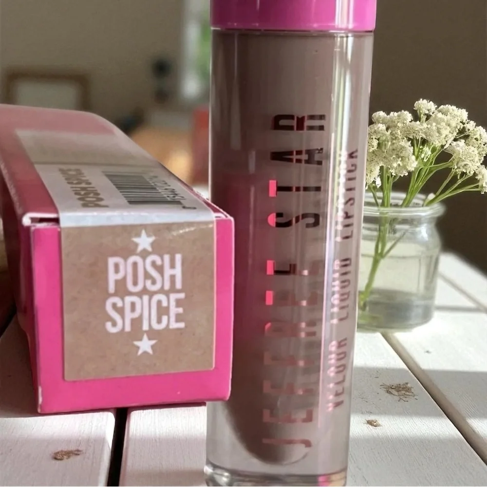 🪷 NIB Jeffree Star Velour Liquid Lipstick “Posh Spice”