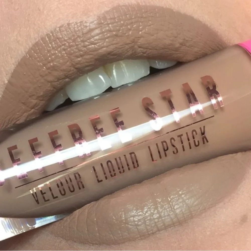 🪷 NIB Jeffree Star Velour Liquid Lipstick “Posh Spice”