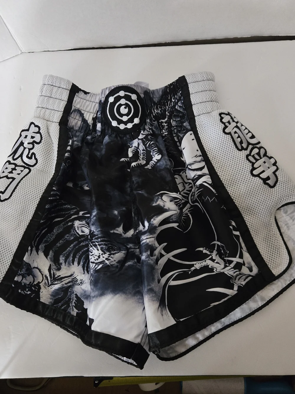 Floury Mens MTSF113 Dragon Vs Tiger Thai Boxing Shorts Medium