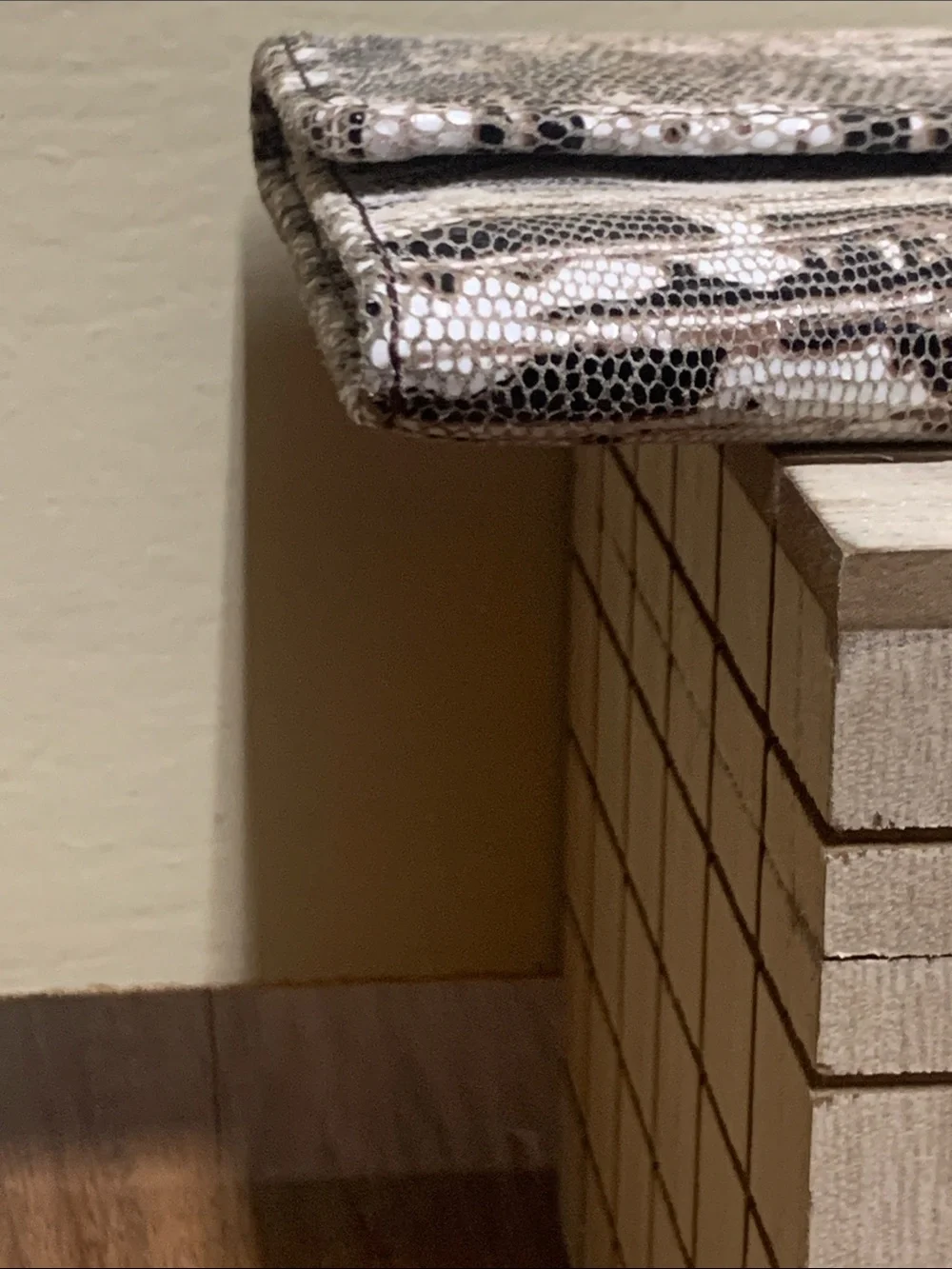 HOBO snakeskin print
