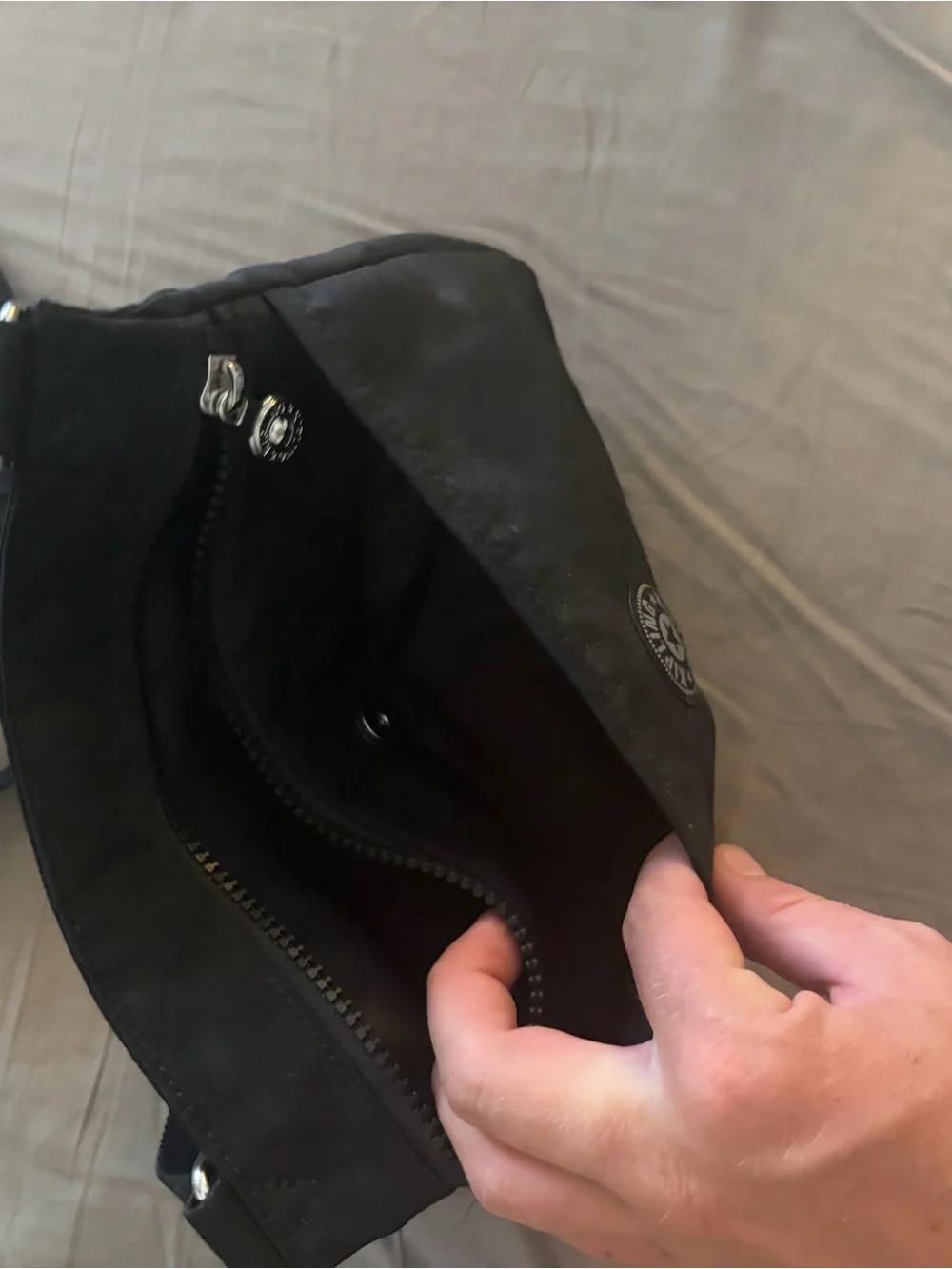 Kipling sleek sling