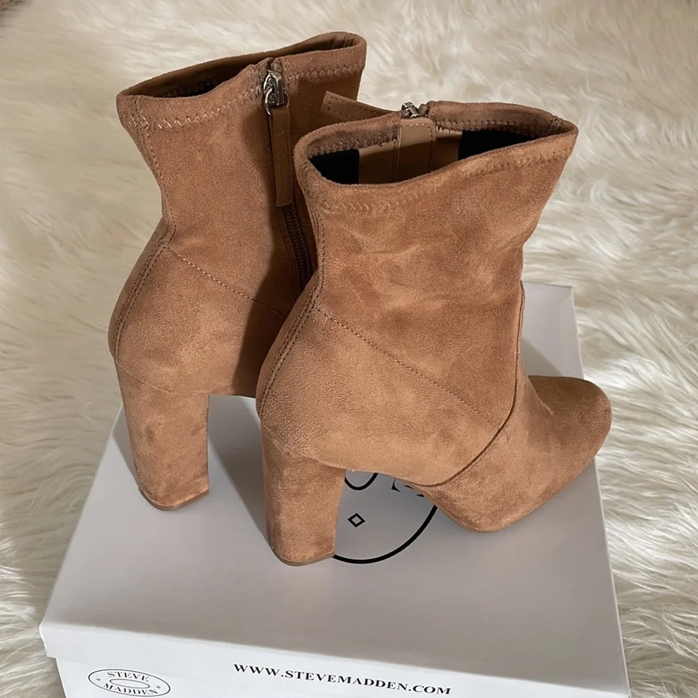 Steve Madden booties size 8 color camel/tan