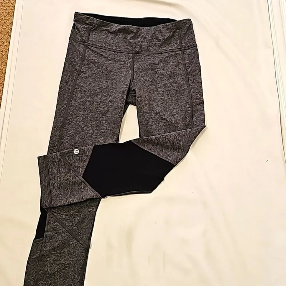 Lululemon‎ Gray Crop size 6