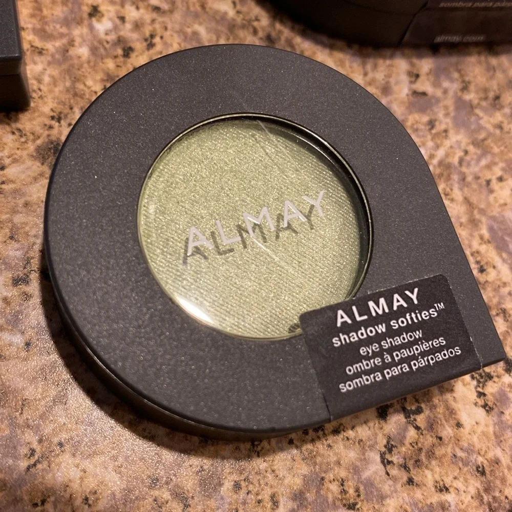 Almay lot eye
