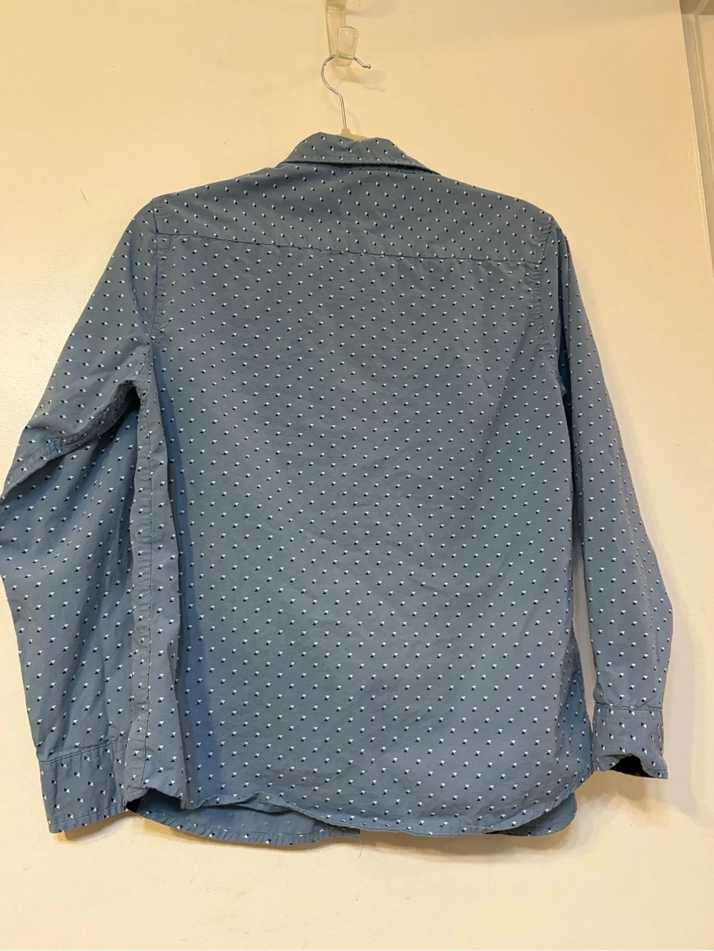 Kenneth Cole Light Blue Patterned Button-Up Shirt with Navy Contrast