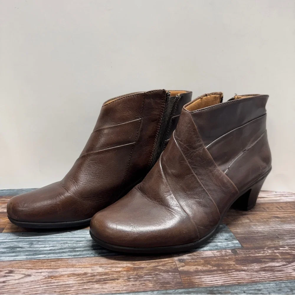 Earth Spirit Classics Women's Brown Leather Ankle Booties with Low Heel