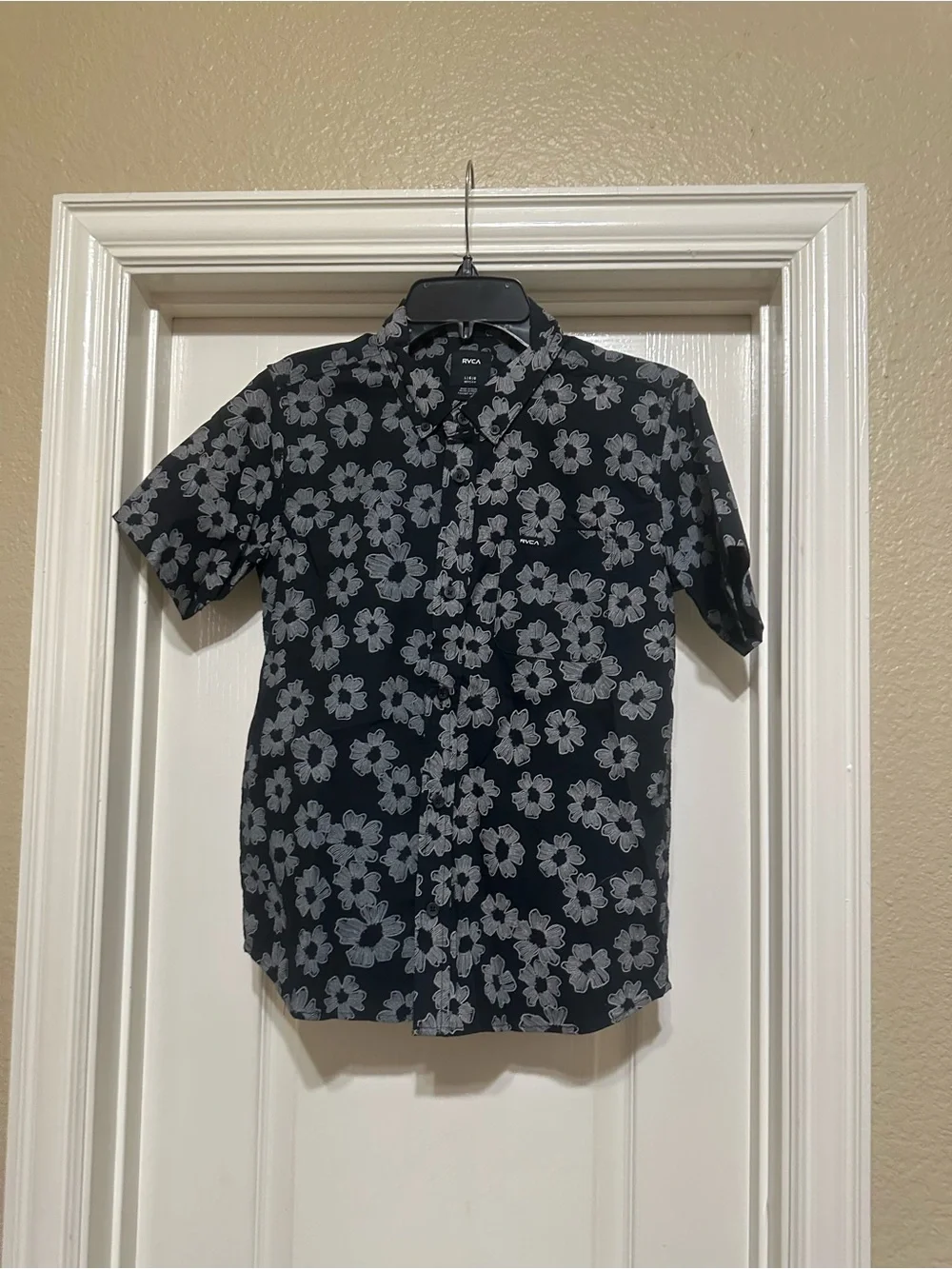 RCVA Boys Button S/S Shirt L