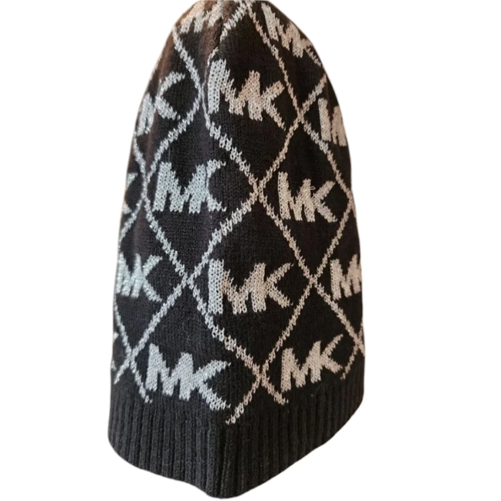 EUC Michael‎ Kors Black and white winter beanie