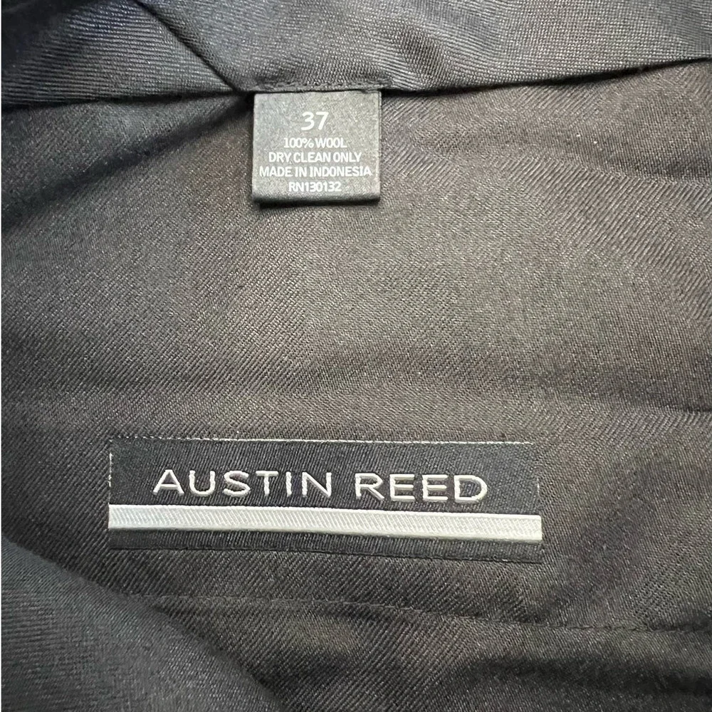 Austin Reed flat 30 listing