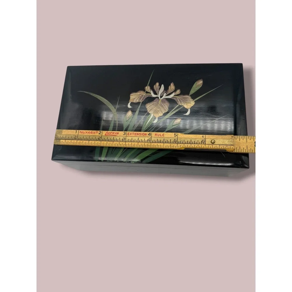 San Francisco Music Box Company add touch