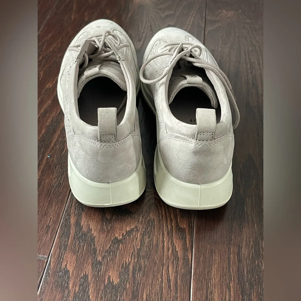 Ecco 41 sneaker