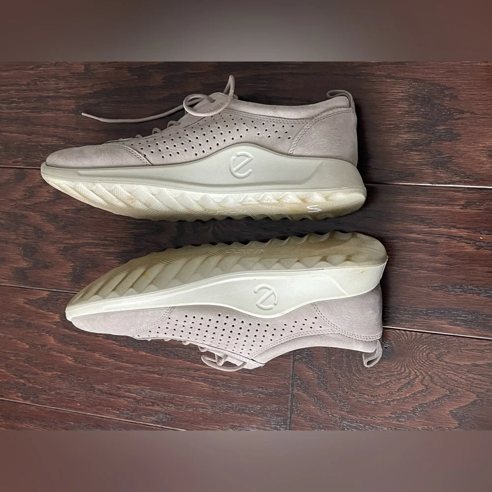 Ecco flexure size suede