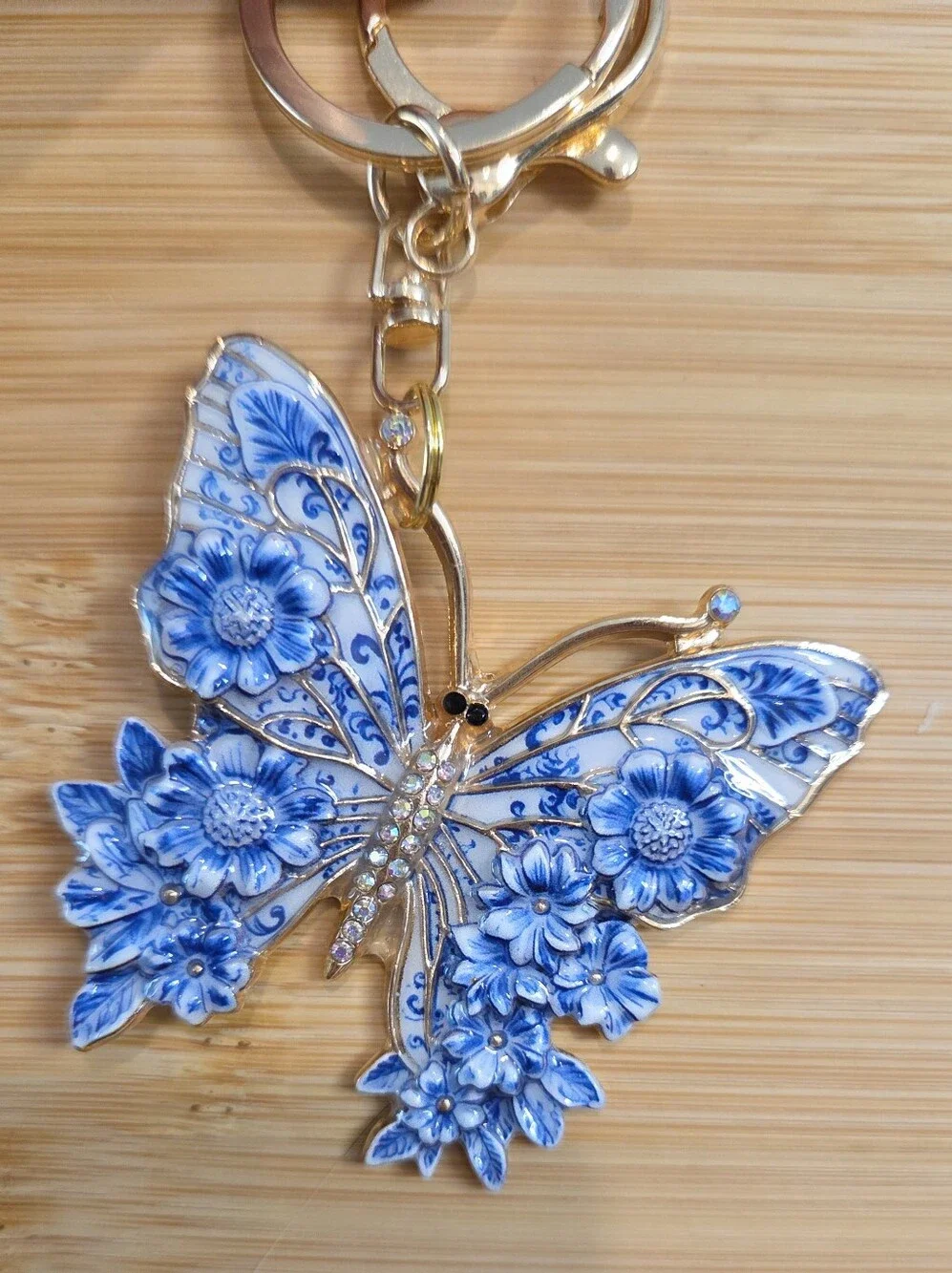 🦋 Vintage Style Chinoiserie Blue & White Butterfly Keychain Bag Charm 🦋