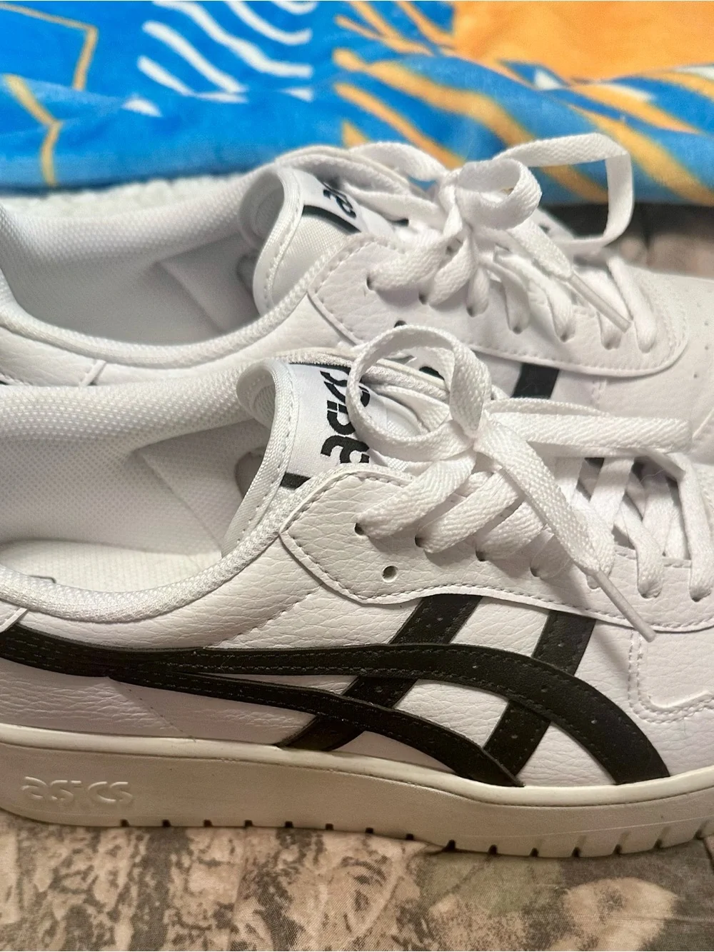 Asics classic athletic