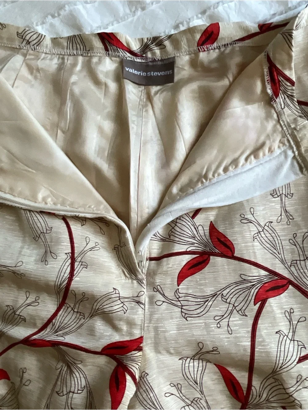 Valerie Stevens Beige Pants with Red Floral Vine