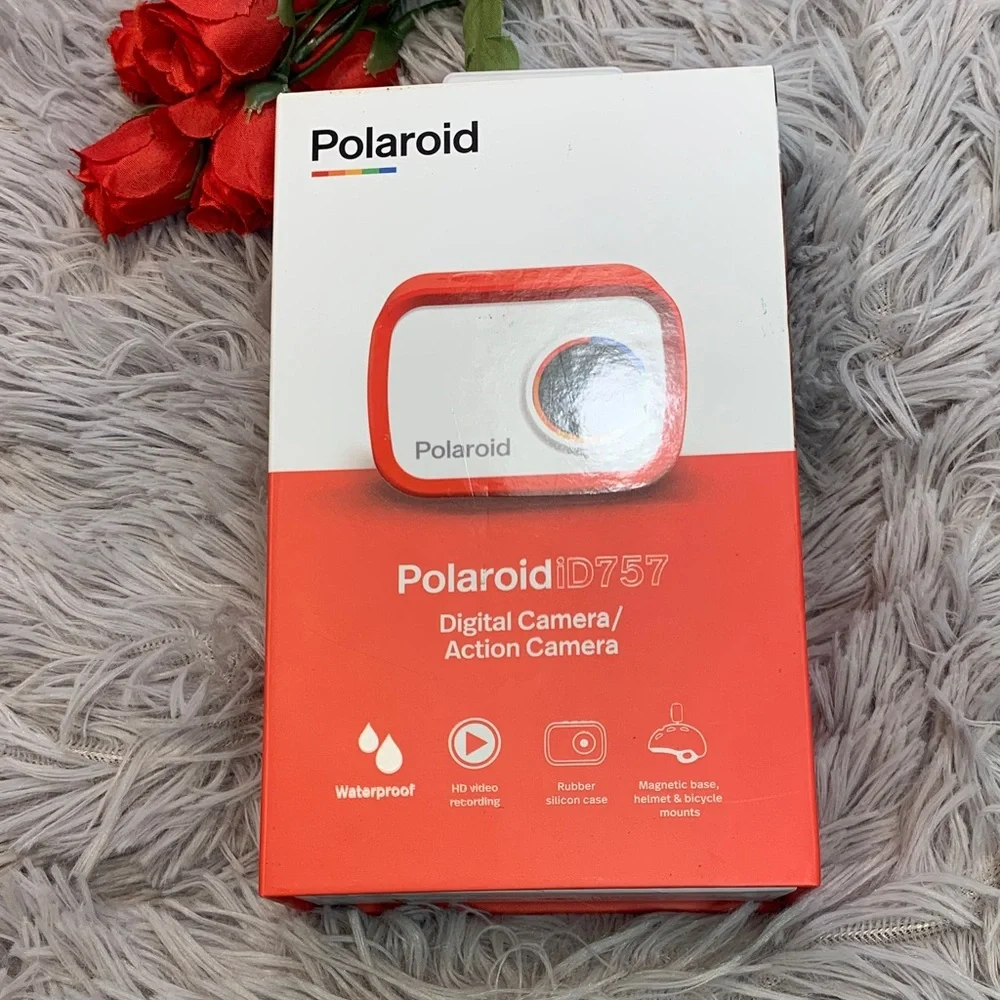 Polaroid compact action