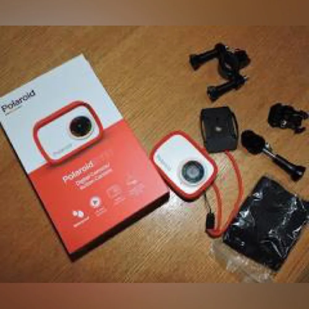 Polaroid compact action