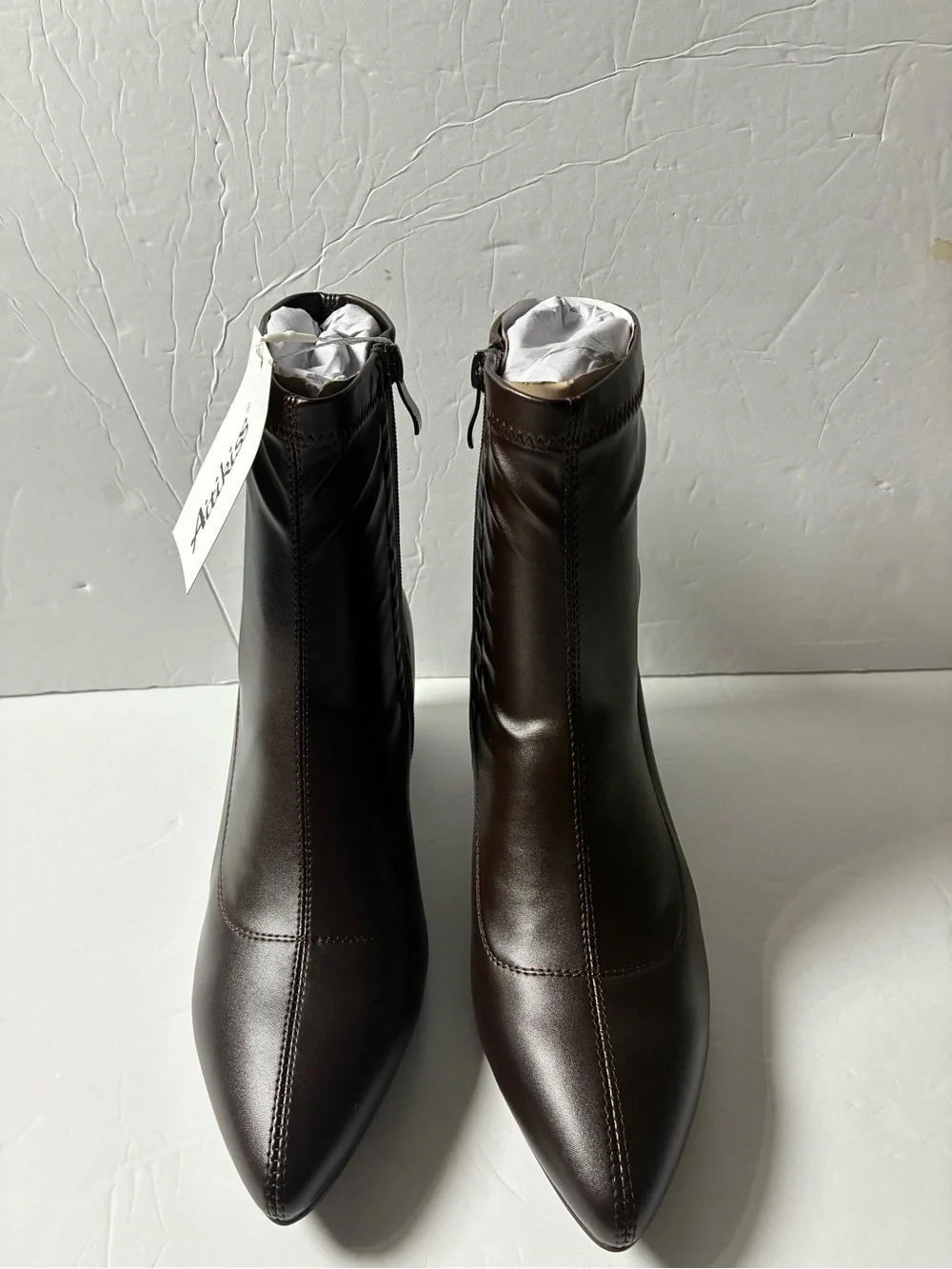 Aitiriss timeless black