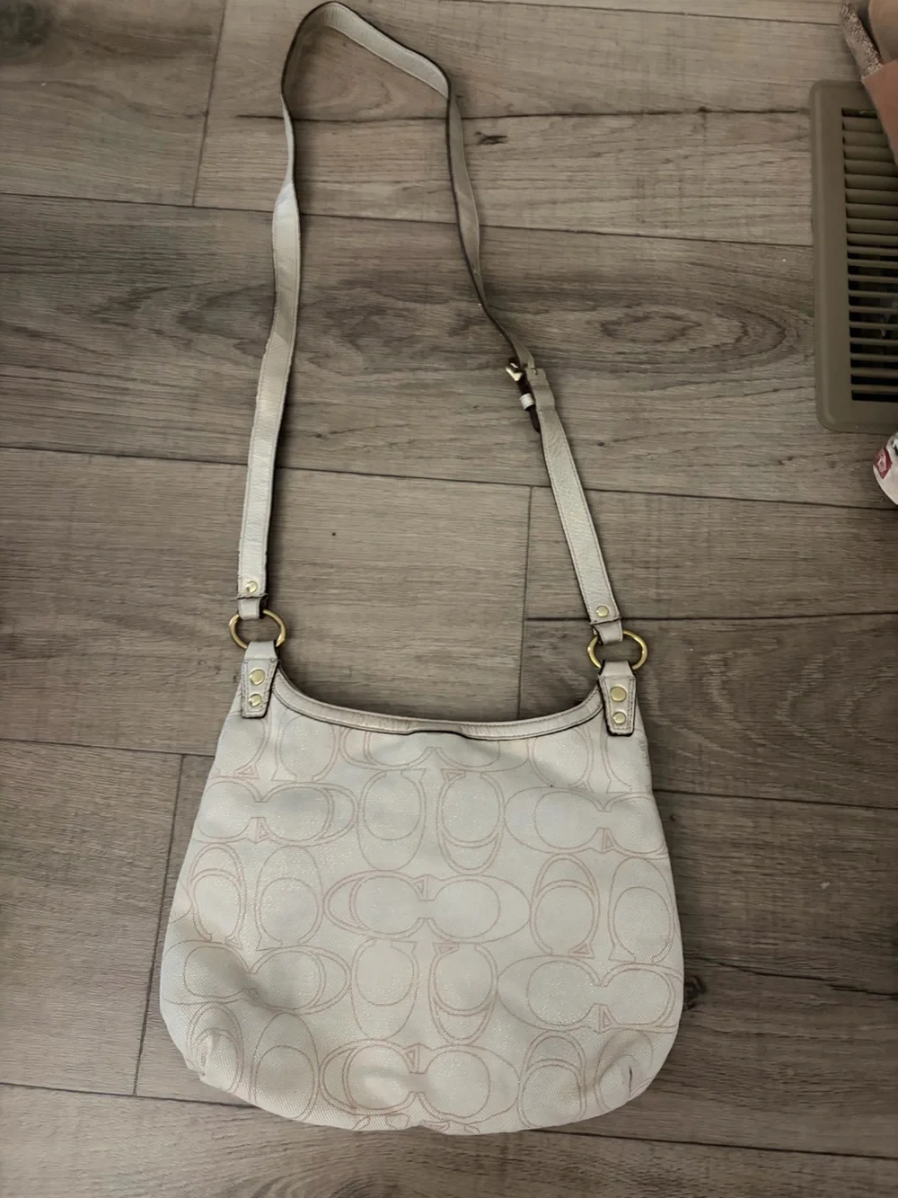 Coach elegant white