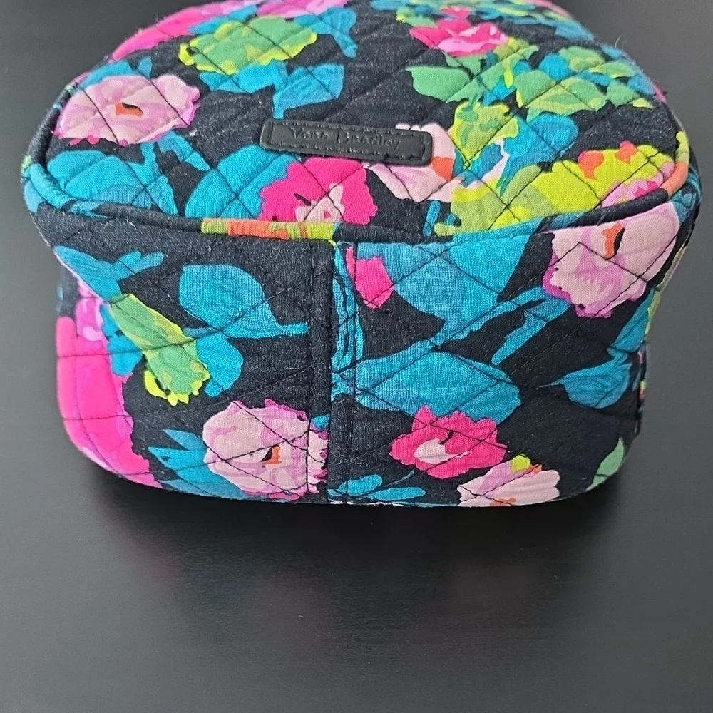 Vera Bradley brand vera