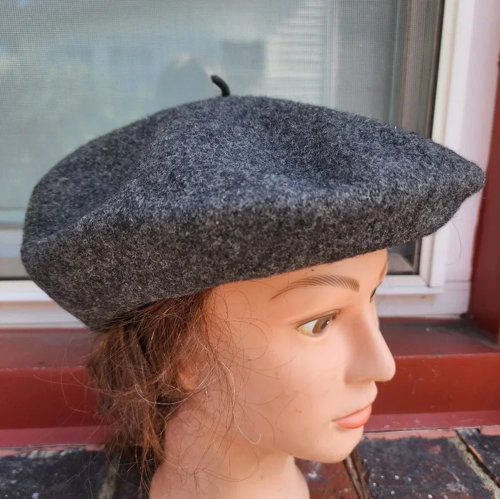 Vintage gray beret‎