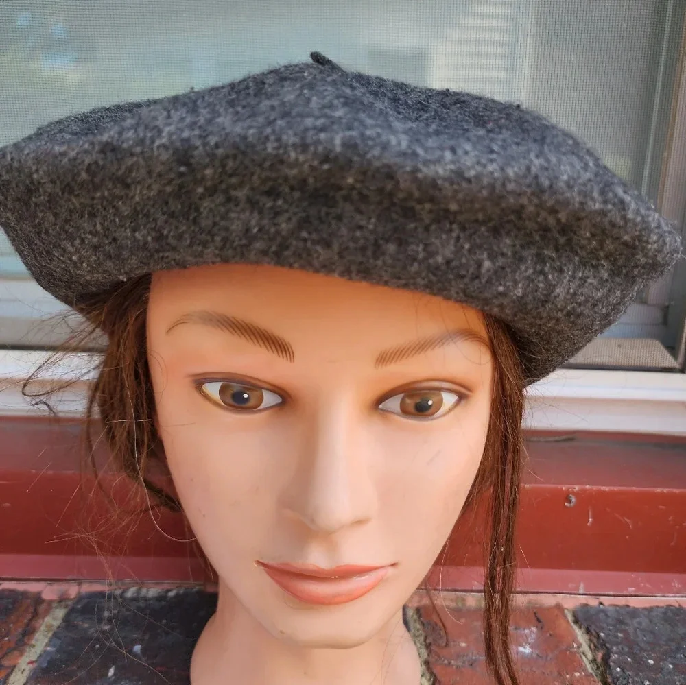 Vintage gray beret‎