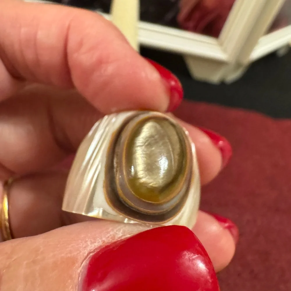 Fabulous unique mother of pearl natural shell ring