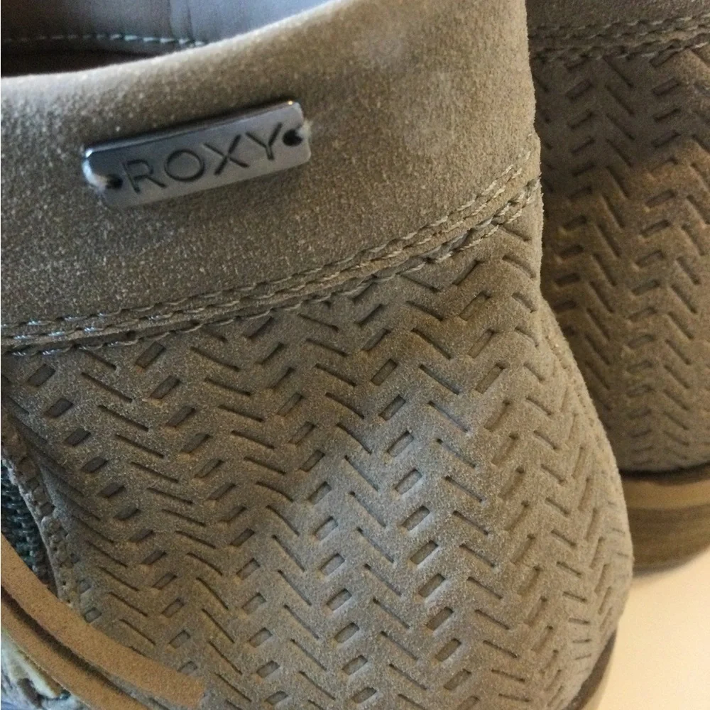 Roxy Light Brown Suede Chic Ankle Bootie Boots with Zipper Tassel Size 7