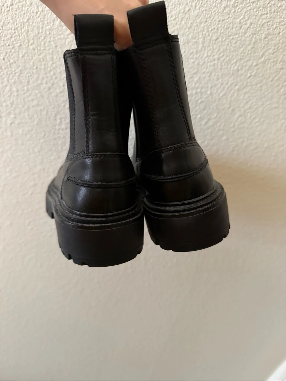 Zara Black Leather Chelsea Boots