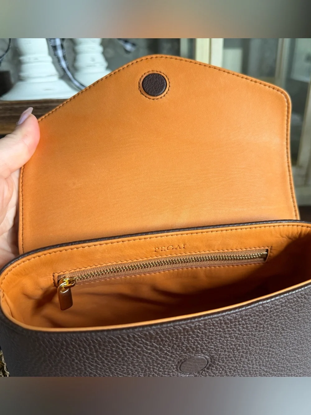 PEGAI elegant brown