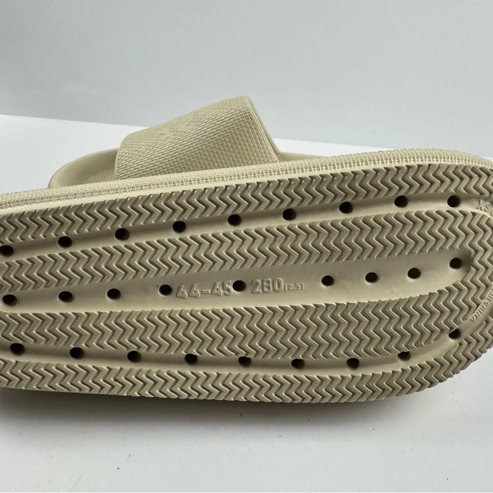 Hollister from beige everyday