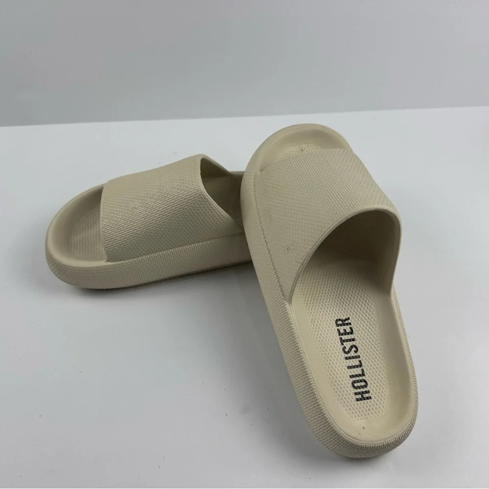 Hollister everyday beige