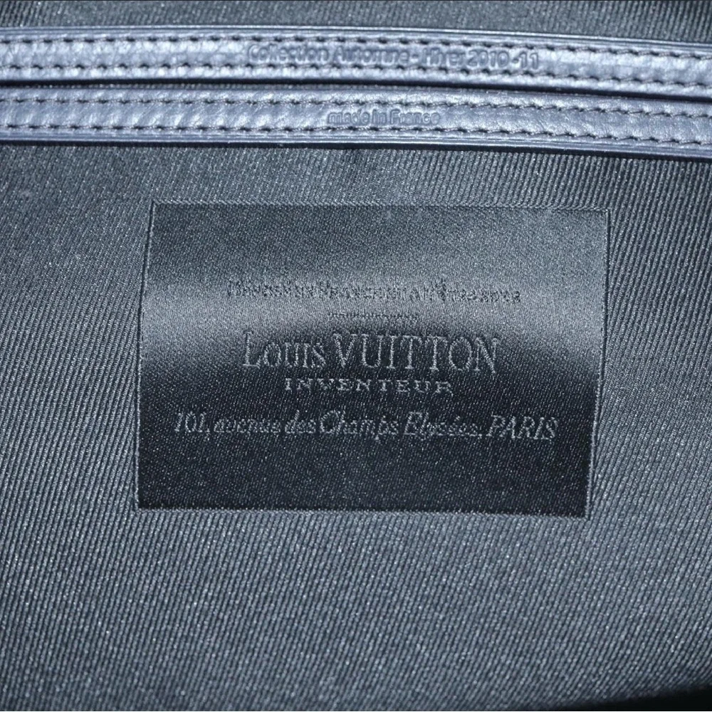 Louis Vuitton that’s piping very