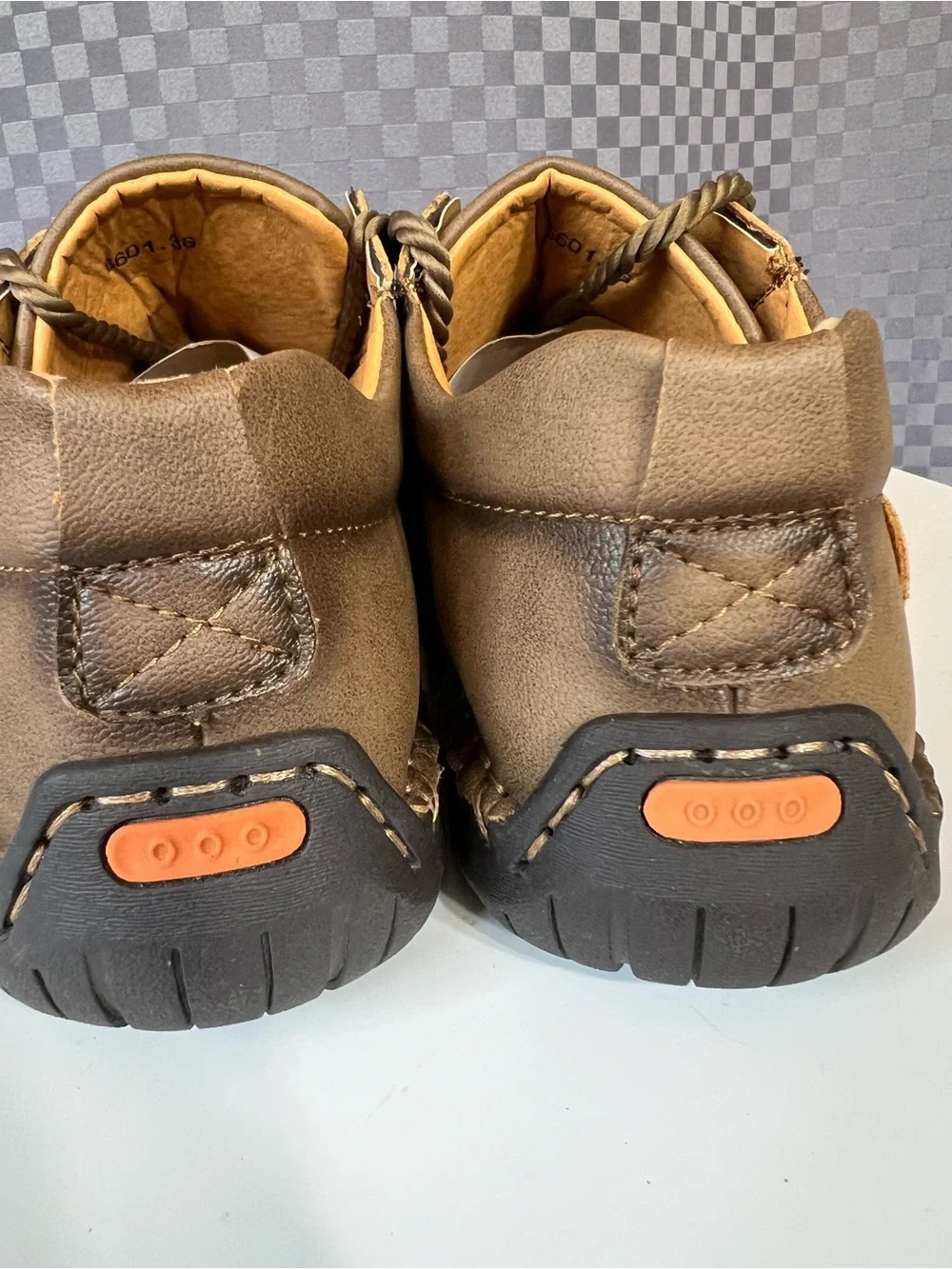 Five Store City barefoot accent