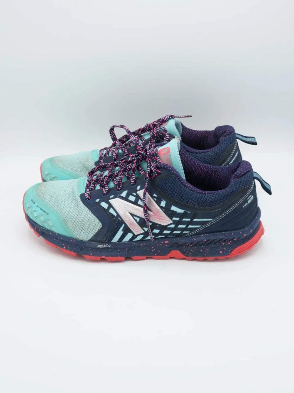 New Balance 590v4 All Terrain Trail Running Shoes Women's Size 8.5