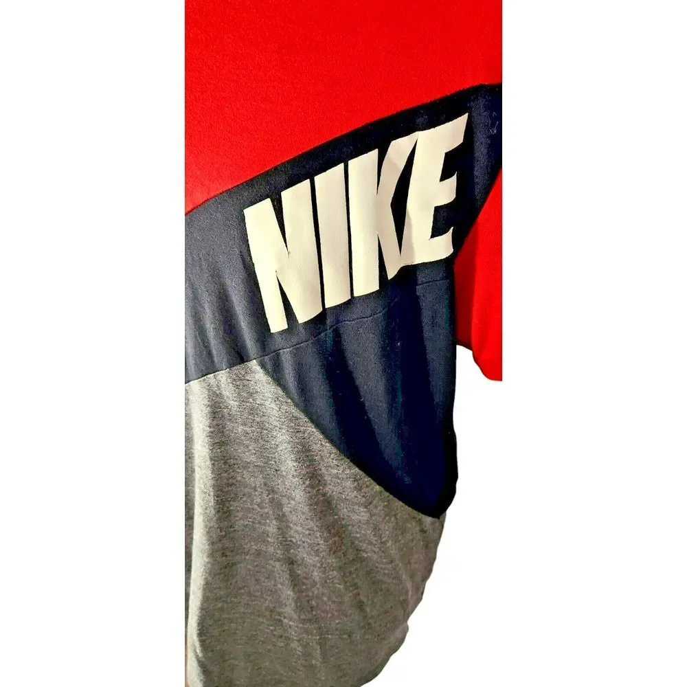 Nike T-Shirt Size‎ L