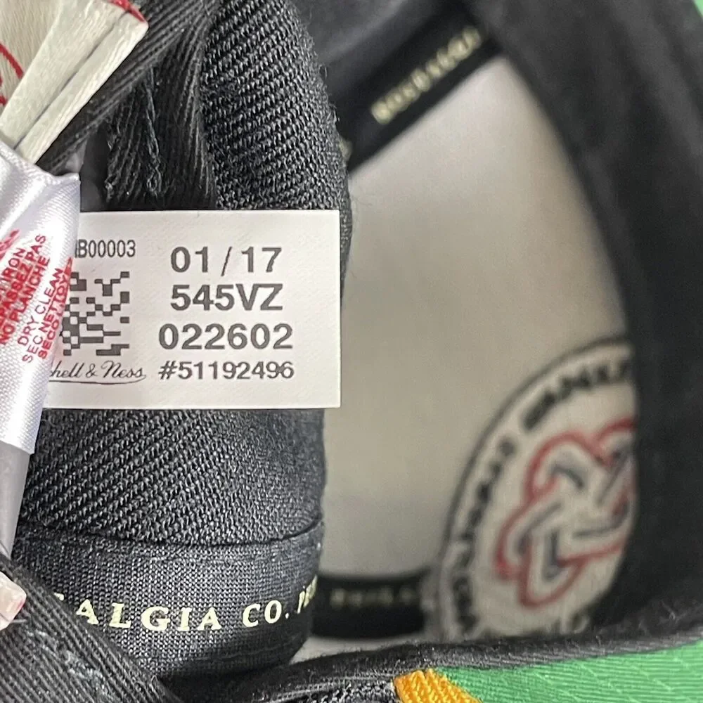 Mitchell & Ness snapback expect delivery