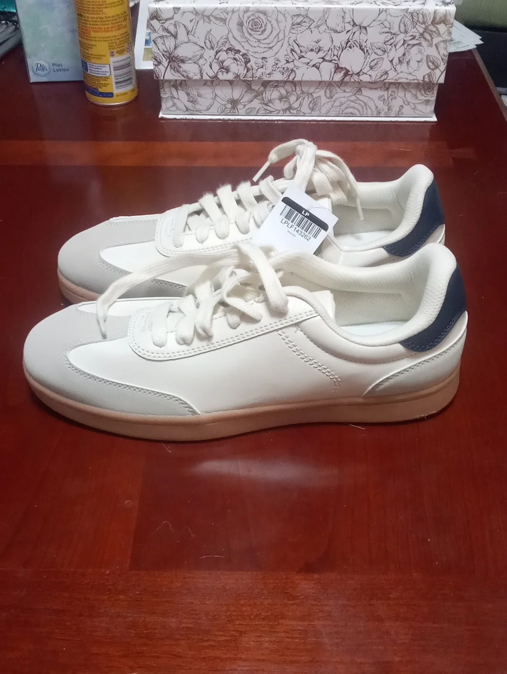 Goodfellow & Co clean white