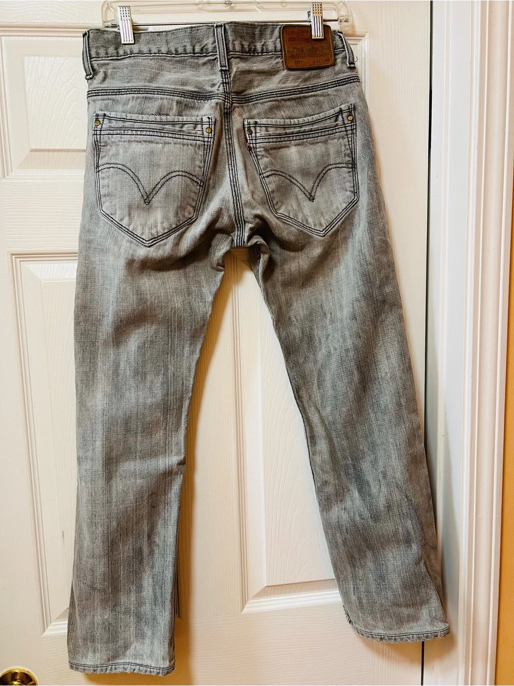 Levis straight leg