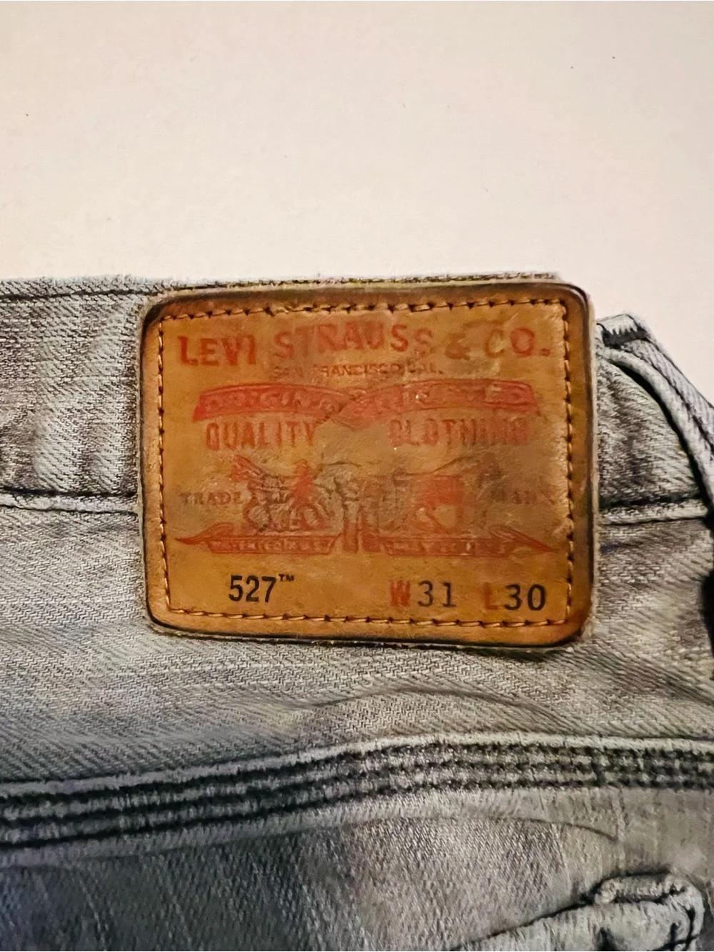 Levis straight leg