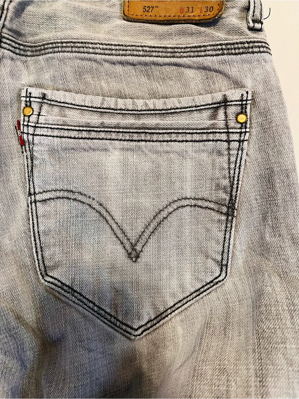 Levis straight leg