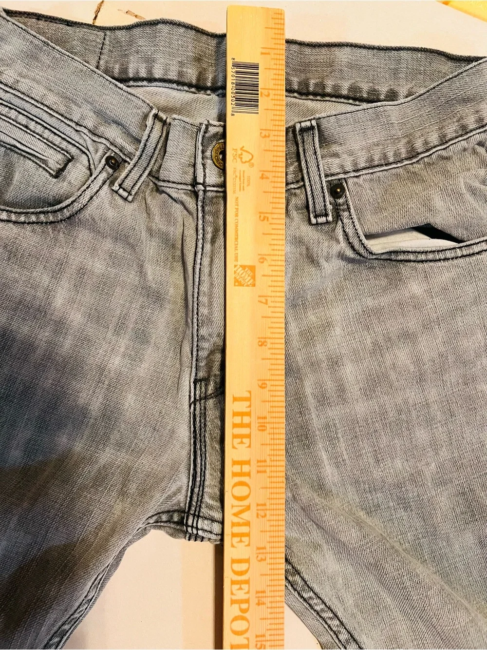 Levis straight leg