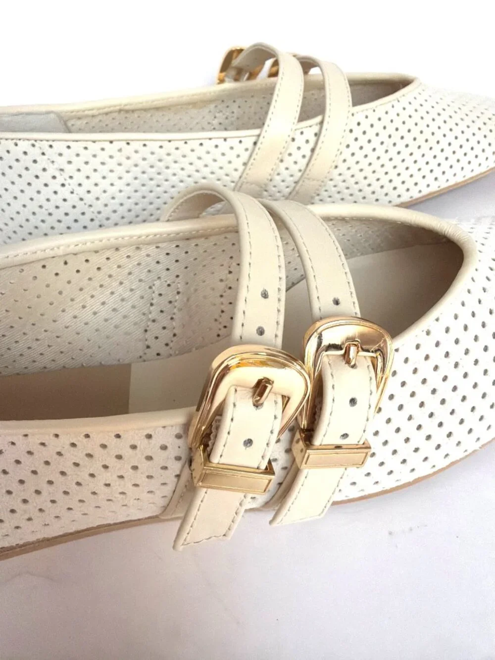 Dolce Vita cute perforated