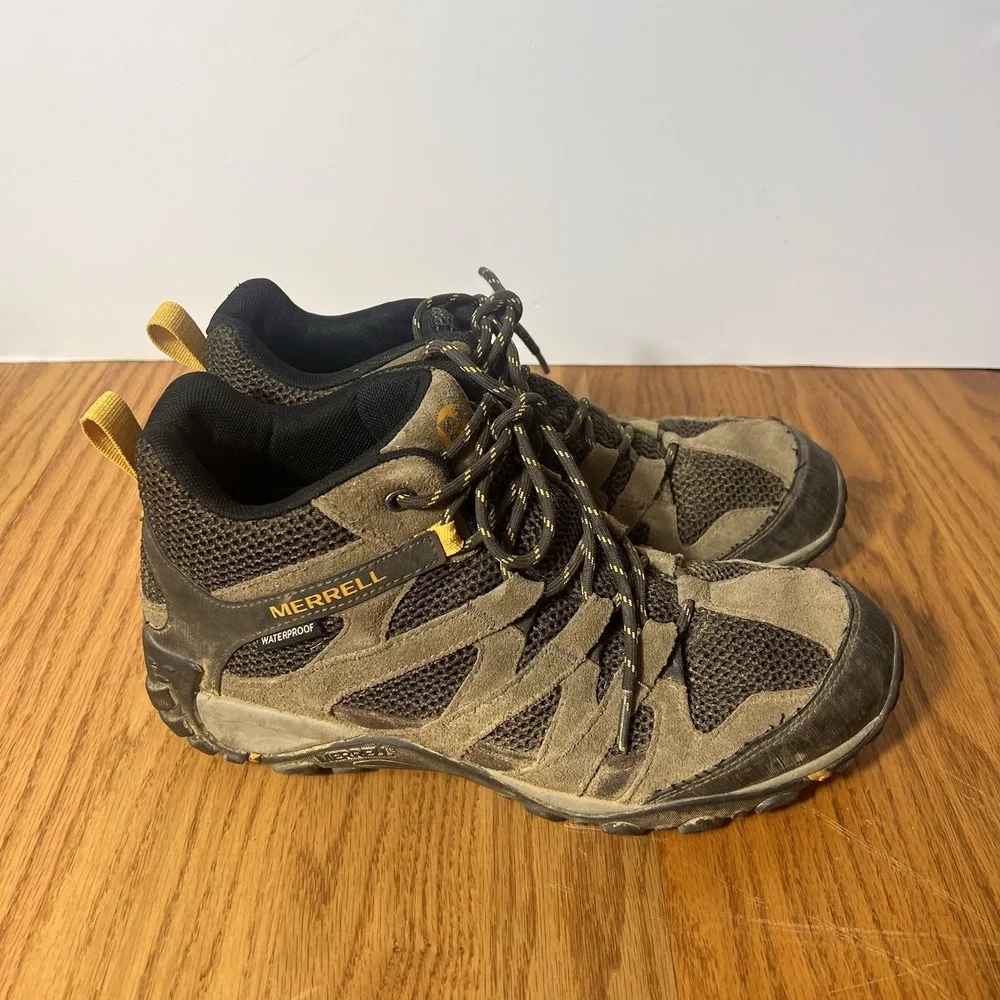 Merrell Waterproof Hiking Shoes Men's 8.5 Wide Brown Trail Sneakers J48535W