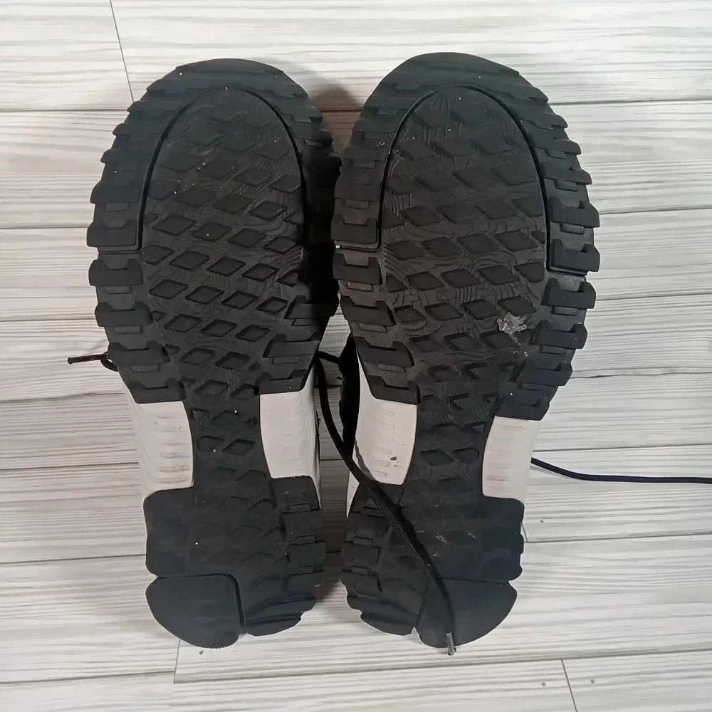 New Balance shoe be