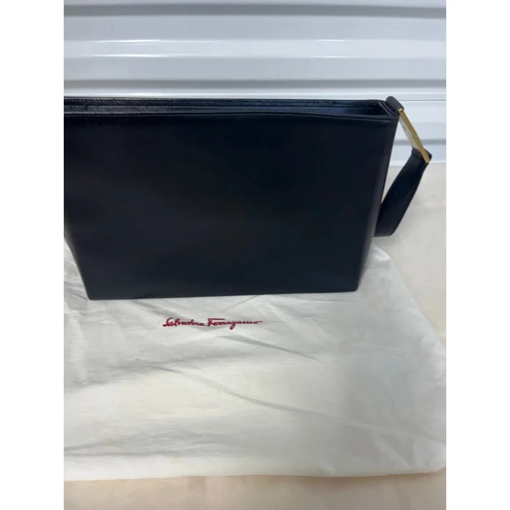 Authentic Salvatore Ferragamo Shoulder bag Gancini Calf Leather Black