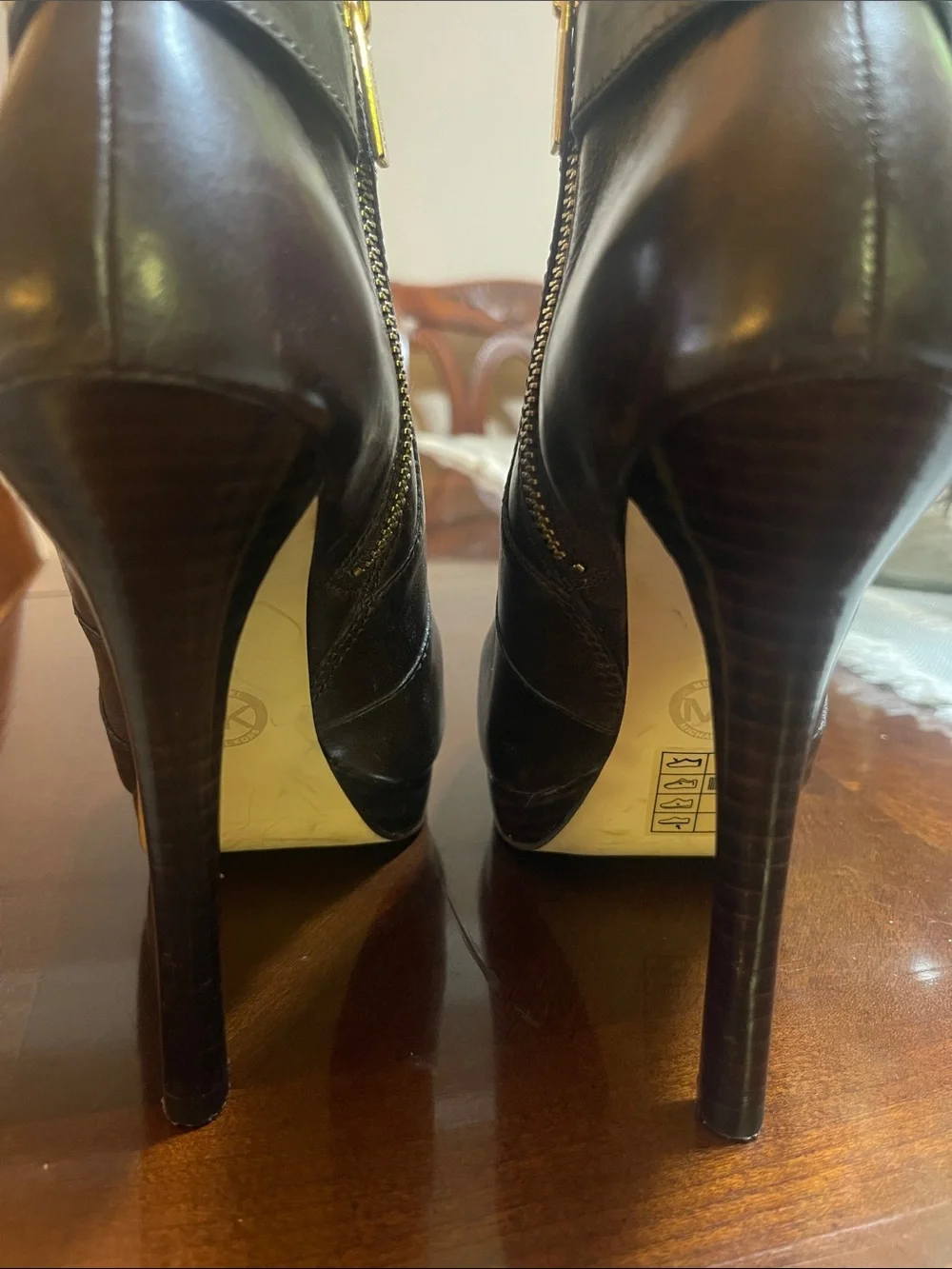 Michael Kors hardware toe